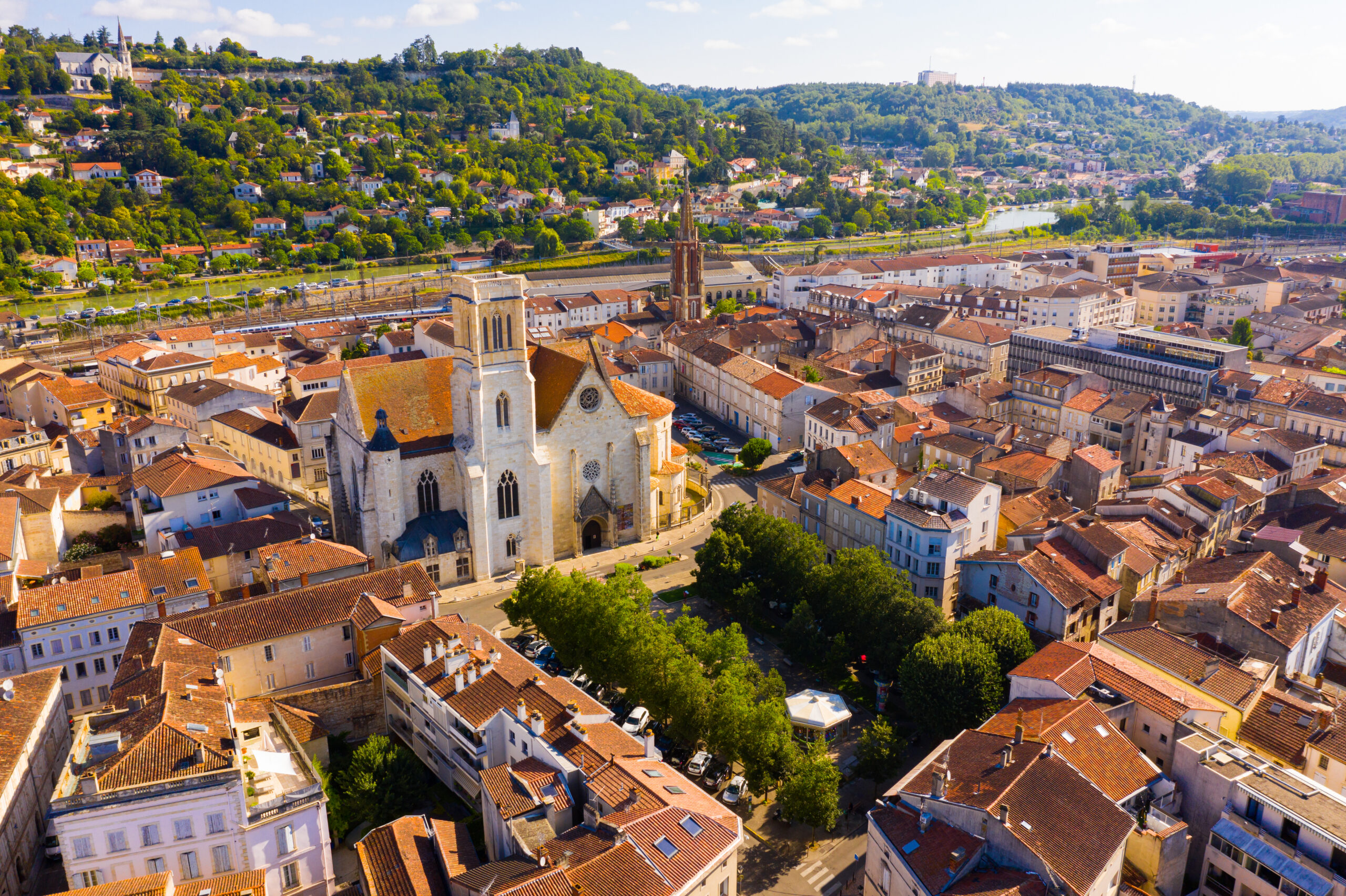 Vue aérienne de la ville d'Agen